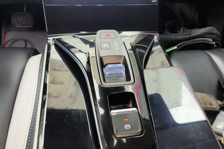 Used Dongfeng Aeolus Mage 2023 1.5T Prestige Edition Gear Lever
