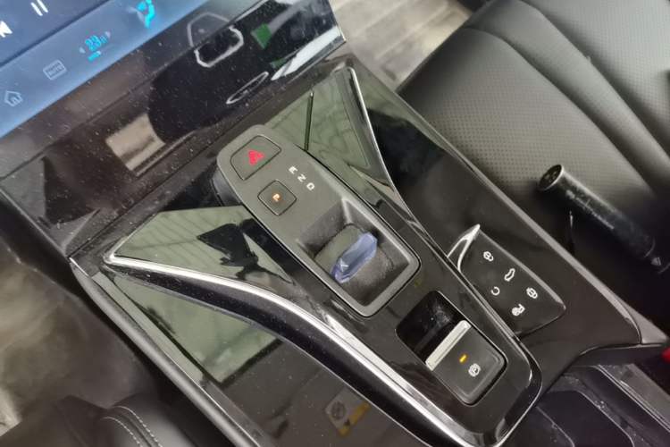 Used Dongfeng Aeolus Mage 2023 DH-i 1.5T Prestige Edition Gear Lever