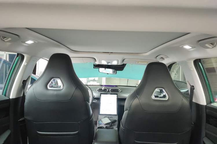 Used Dongfeng Aeolus Mage 2023 DH-i 1.5T Prestige Edition Headliner