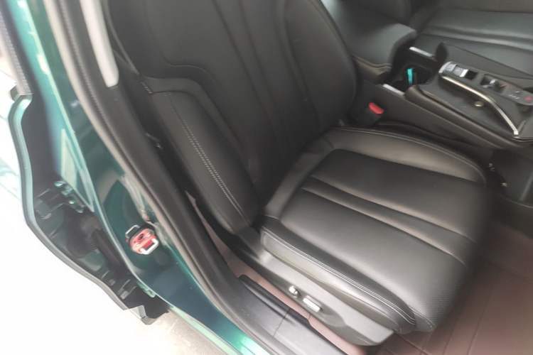 Used Dongfeng Aeolus Mage 2023 DH-i 1.5T Prestige Edition Right Front Seat
