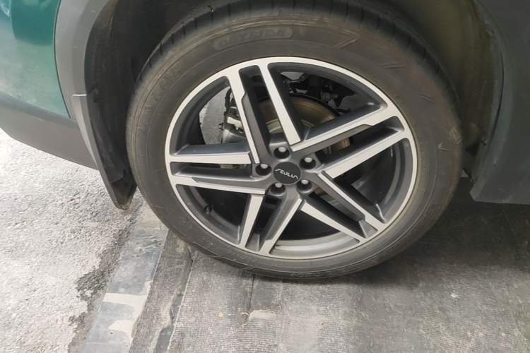 Used Dongfeng Aeolus Mage 2023 DH-i 1.5T Prestige Edition Right Rear Wheel Hub