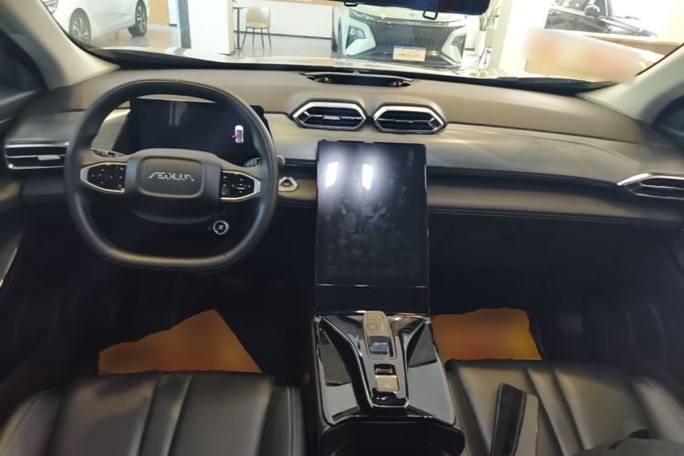 Used Dongfeng Aeolus Mage 2023 DH-i 1.5T Prestige Edition Center Console