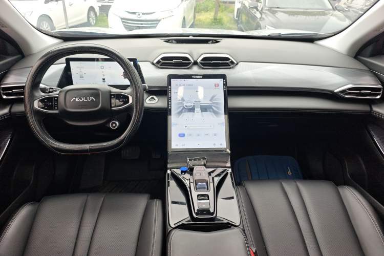 Used Dongfeng Aeolus Mage 2023 DH-i 1.5T Prestige Edition Center Console