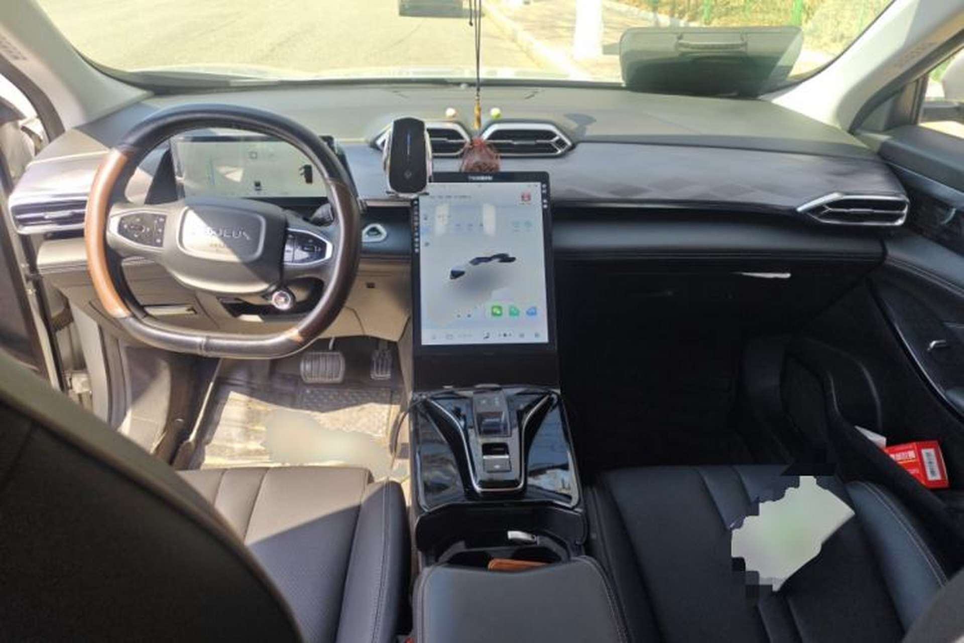 Used Dongfeng Aeolus Mage 2023 DH-i 1.5T Luxury Edition Center Console