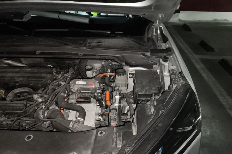 Used Dongfeng Aeolus Mage 2023 DH-i 1.5T Prestige Edition Engine Bay Left