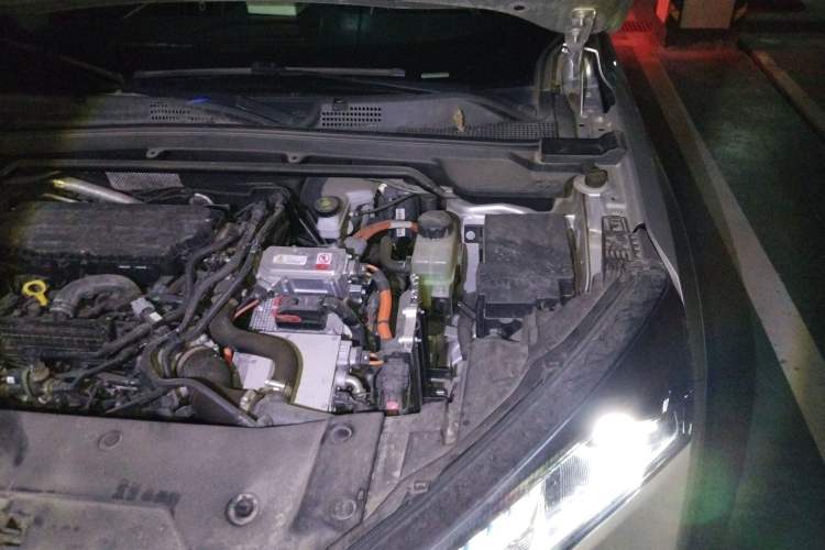 Used Dongfeng Aeolus Mage 2023 DH-i 1.5T Luxury Edition Engine Bay Left