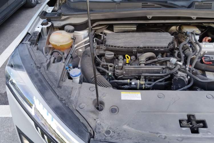 Used Dongfeng Aeolus Mage 2023 DH-i 1.5T Prestige Edition Engine Bay Right