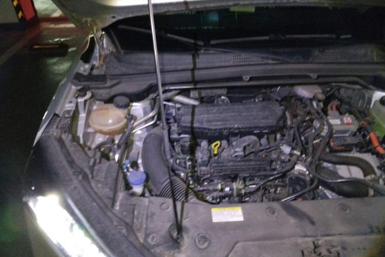 Used Dongfeng Aeolus Mage 2023 DH-i 1.5T Luxury Edition Engine Bay Right