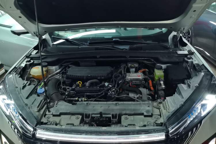 Used Dongfeng Aeolus Mage 2023 DH-i 1.5T Prestige Edition Engine Bay