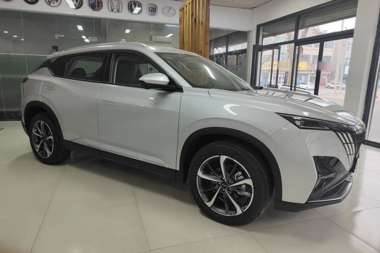Used Dongfeng Aeolus Mage 2023 1.5T Luxury Edition Front Right 45 Deg