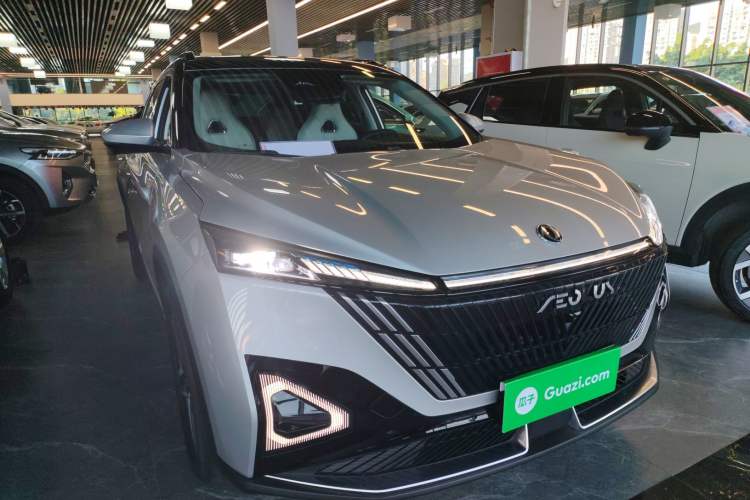 Used Dongfeng Aeolus Mage 2023 DH-i 1.5T Prestige Edition Front Right 45 Deg