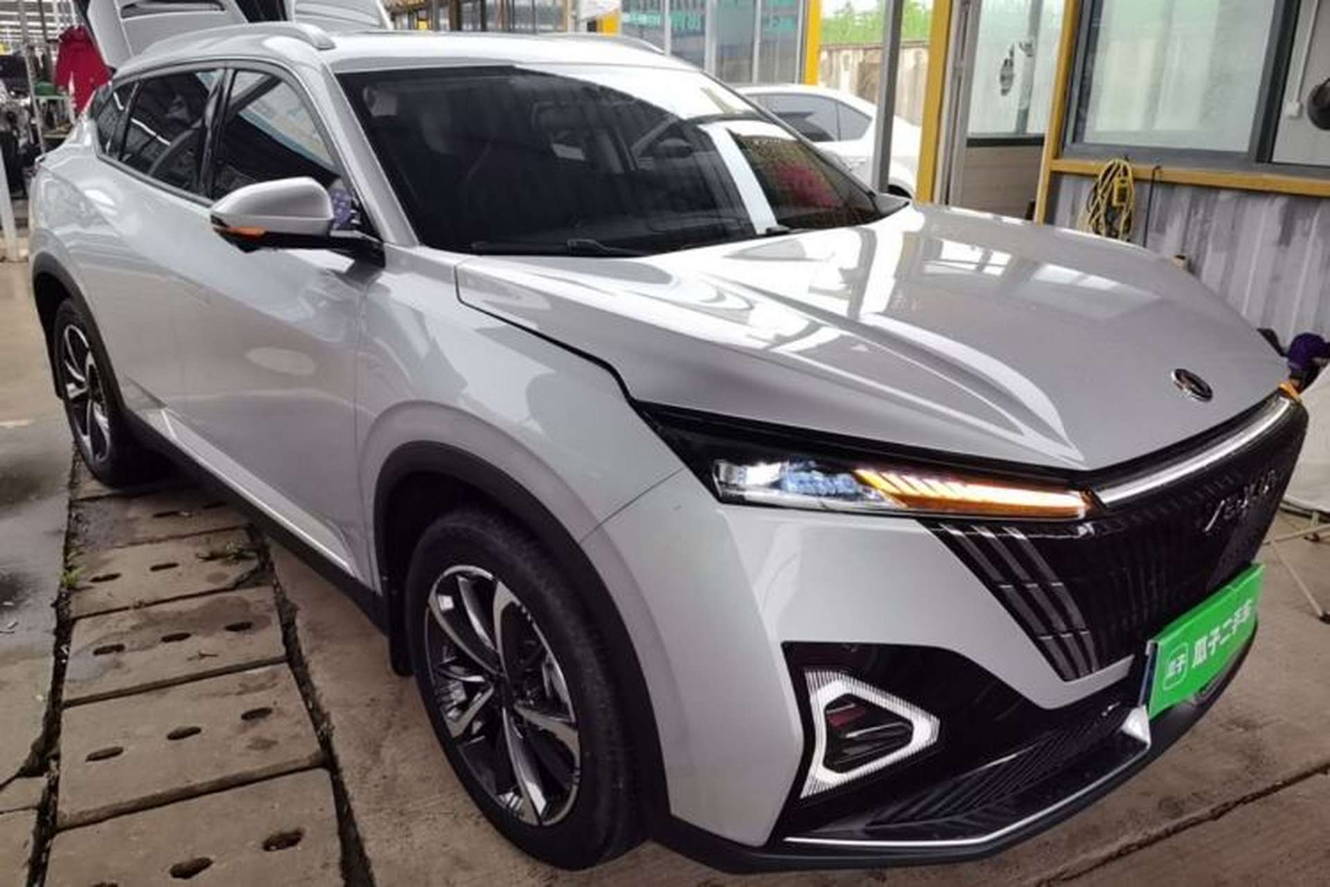 Used Dongfeng Aeolus Mage 2023 DH-i 1.5T Luxury Edition Front Right 45 Deg