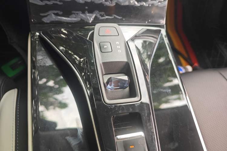 Used Dongfeng Aeolus Mage 2023 DH-i 1.5T Luxury Edition Gear Lever