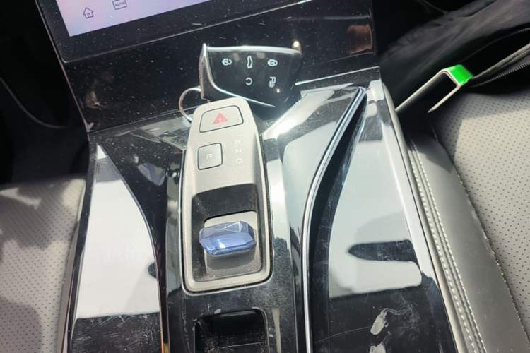 Used Dongfeng Aeolus Mage 2023 1.5T Luxury Edition Gear Lever