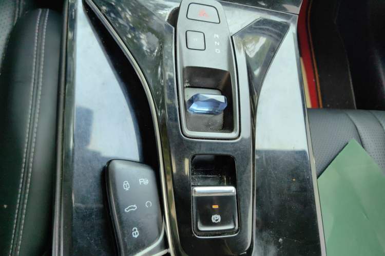 Used Dongfeng Aeolus Mage 2023 DH-i 1.5T Luxury Edition Gear Lever