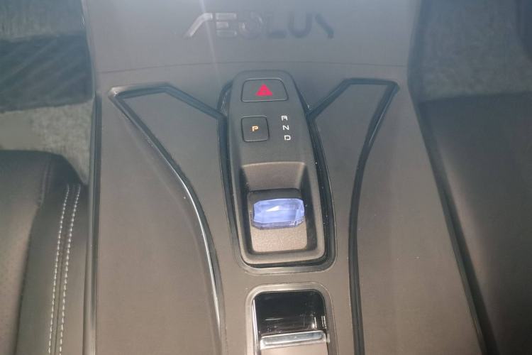 Used Dongfeng Aeolus Mage 2023 DH-i 1.5T Prestige Edition Gear Lever