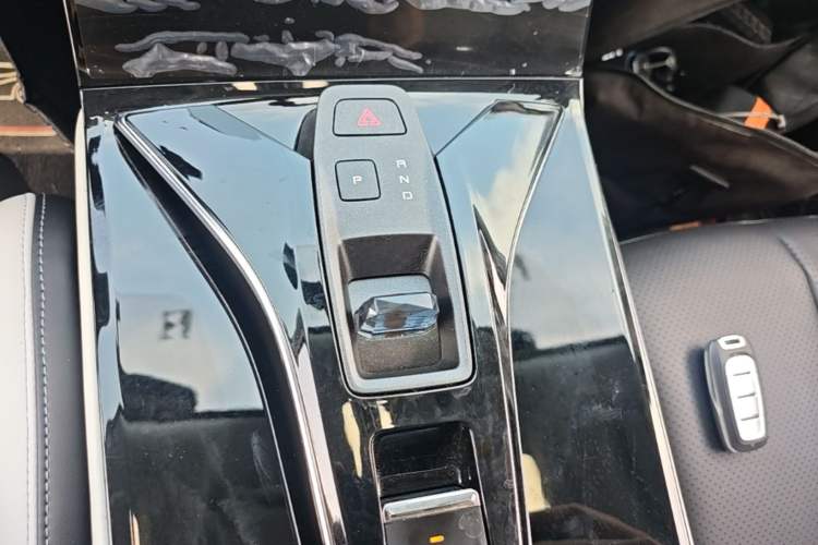 Used Dongfeng Aeolus Mage 2023 DH-i 1.5T Luxury Edition Gear Lever