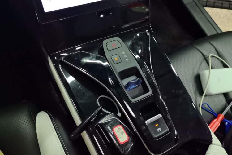 Used Dongfeng Aeolus Mage 2023 DH-i 1.5T Prestige Edition Gear Lever