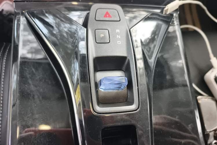 Used Dongfeng Aeolus Mage 2023 DH-i 1.5T Prestige Edition Gear Lever