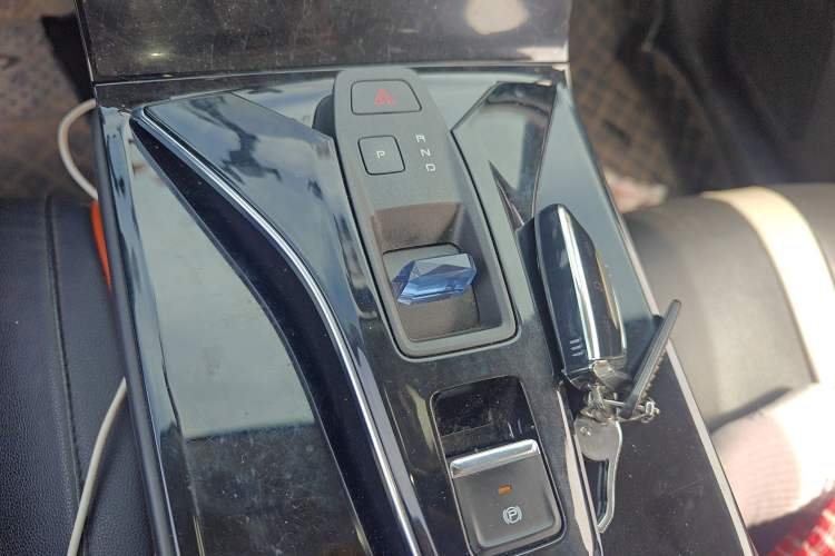 Used Dongfeng Aeolus Mage 2023 DH-i 1.5T Luxury Edition Gear Lever