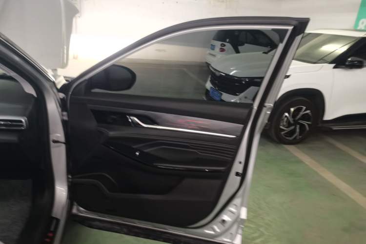 Used Dongfeng Aeolus Mage 2023 DH-i 1.5T Prestige Edition Interior 5