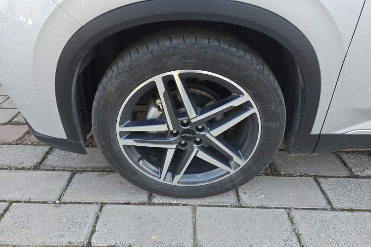 Used Dongfeng Aeolus Mage 2023 DH-i 1.5T Prestige Edition Left Front Wheel Hub