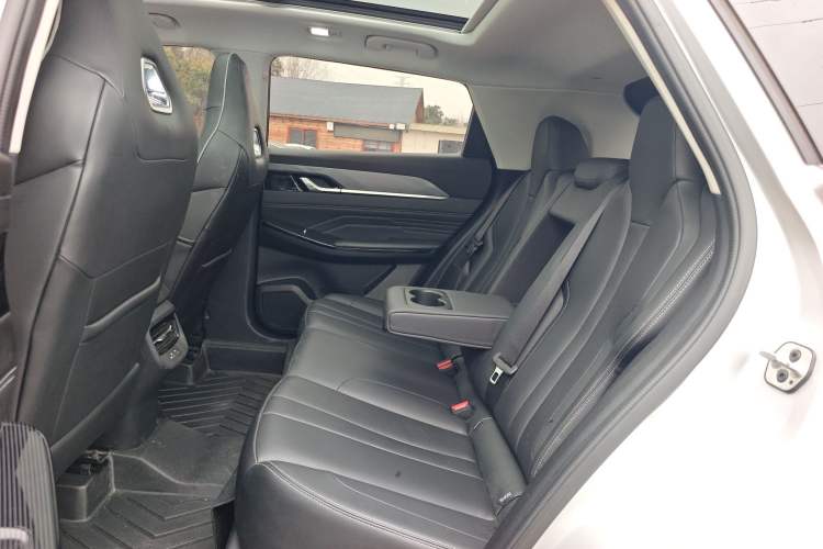 Used Dongfeng Aeolus Mage 2023 DH-i 1.5T Prestige Edition Left Rear Seat