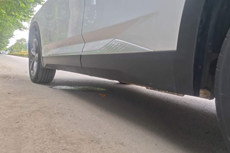 Used Dongfeng Aeolus Mage 2023 DH-i 1.5T Luxury Edition Left Side Sill