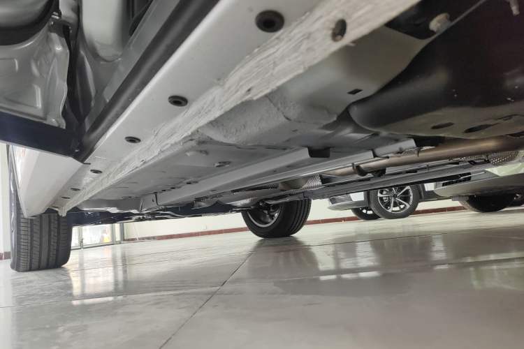 Used Dongfeng Aeolus Mage 2023 1.5T Luxury Edition Left Side Sill