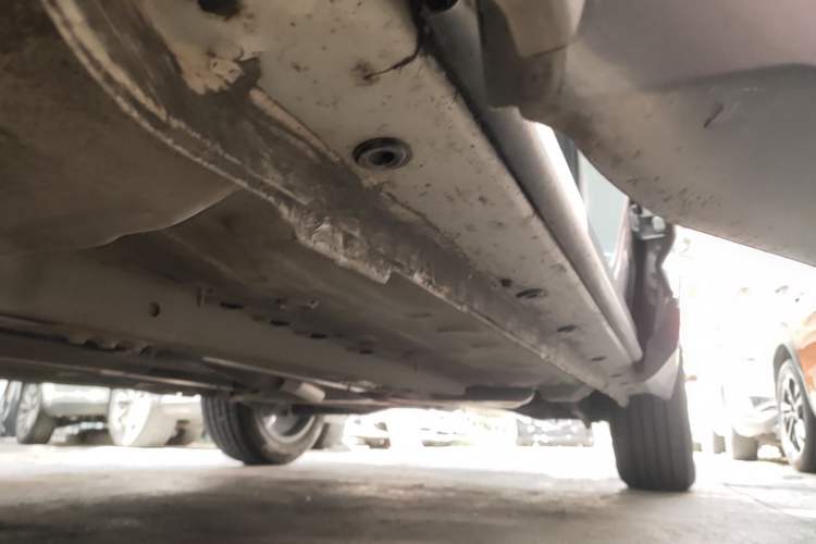 Used Dongfeng Aeolus Mage 2023 DH-i 1.5T Luxury Edition Left Side Sill