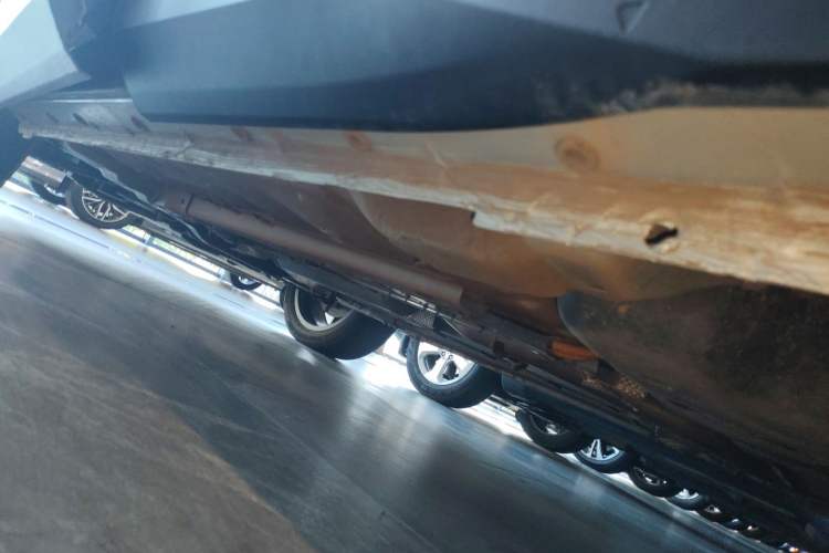 Used Dongfeng Aeolus Mage 2023 DH-i 1.5T Prestige Edition Left Side Sill