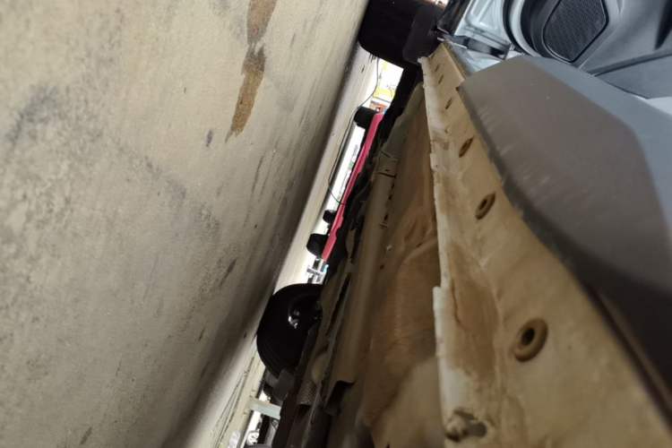 Used Dongfeng Aeolus Mage 2023 DH-i 1.5T Luxury Edition Left Side Sill