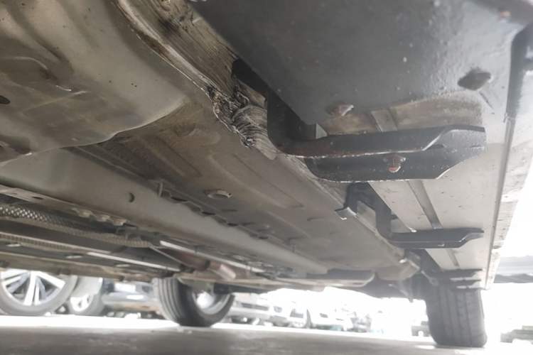 Used Dongfeng Aeolus Mage 2023 DH-i 1.5T Prestige Edition Left Side Sill