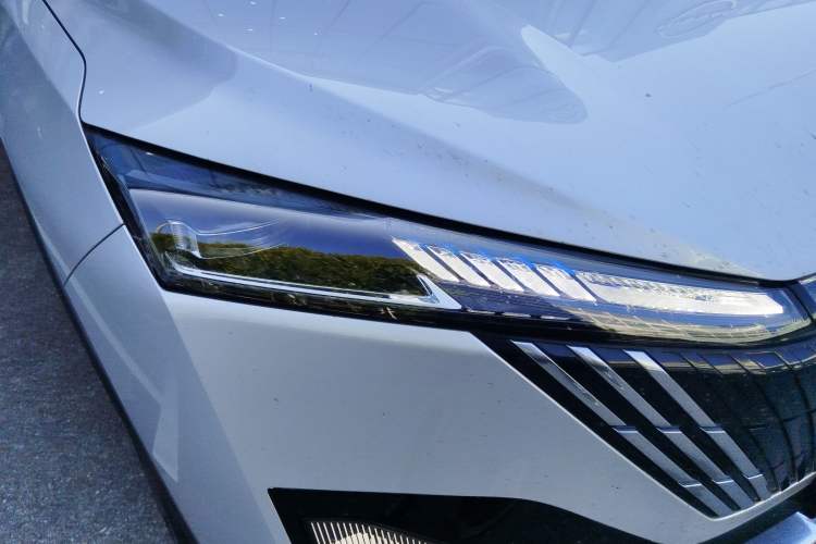 Used Dongfeng Aeolus Mage 2023 DH-i 1.5T Prestige Edition Right Front Headlight
