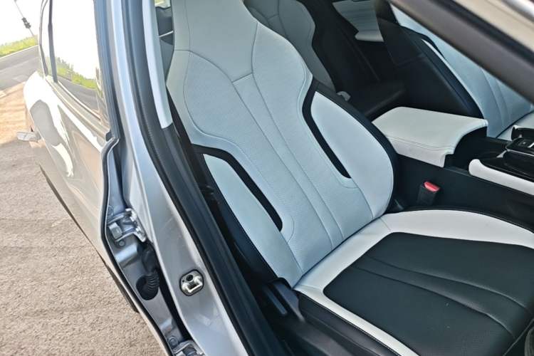 Used Dongfeng Aeolus Mage 2023 DH-i 1.5T Luxury Edition Right Front Seat