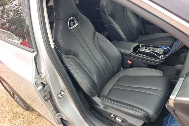 Used Dongfeng Aeolus Mage 2023 DH-i 1.5T Prestige Edition Right Front Seat