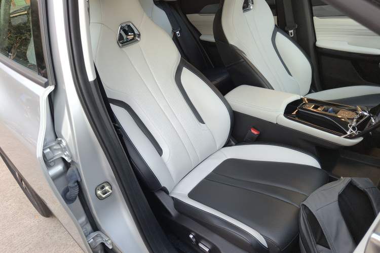 Used Dongfeng Aeolus Mage 2023 DH-i 1.5T Prestige Edition Right Front Seat