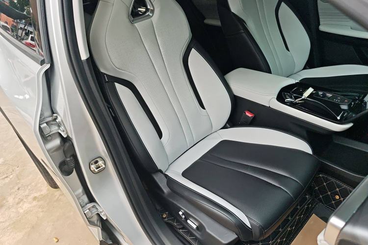 Used Dongfeng Aeolus Mage 2023 DH-i 1.5T Prestige Edition Right Front Seat