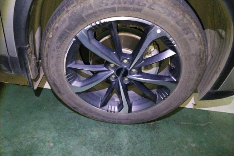 Used Dongfeng Aeolus Mage 2023 DH-i 1.5T Luxury Edition Right Front Wheel Hub