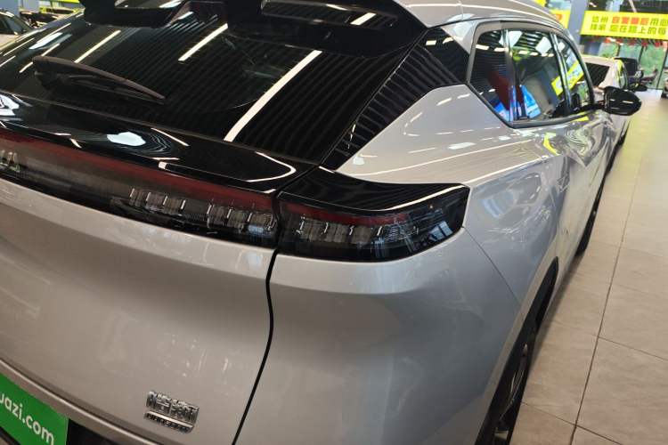 Used Dongfeng Aeolus Mage 2023 DH-i 1.5T Luxury Edition Right Rear Taillight