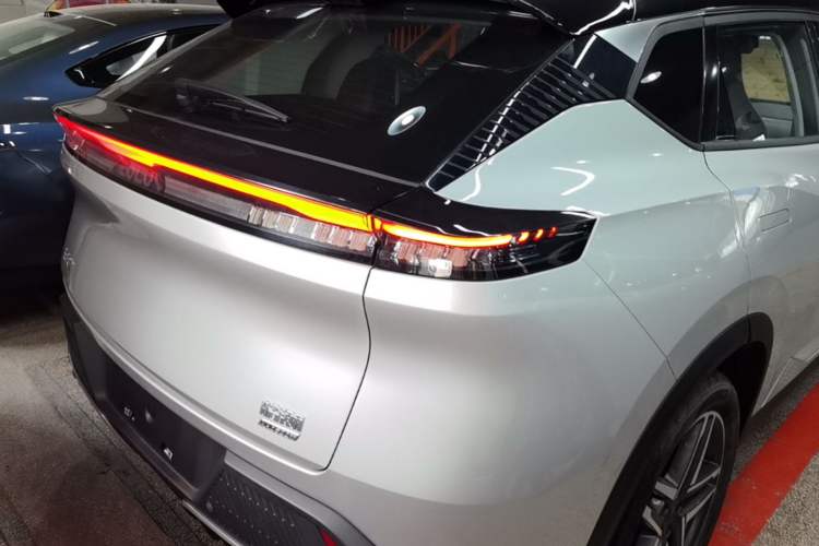 Used Dongfeng Aeolus Mage 2023 DH-i 1.5T Prestige Edition Right Rear Taillight
