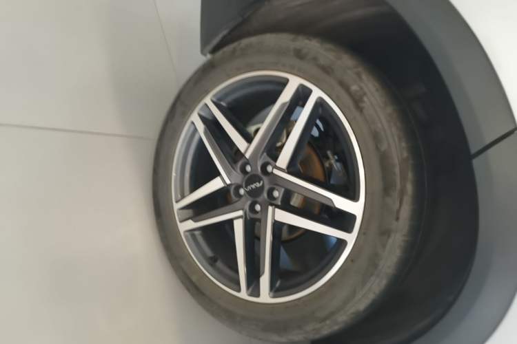Used Dongfeng Aeolus Mage 2023 DH-i 1.5T Prestige Edition Right Rear Wheel Hub