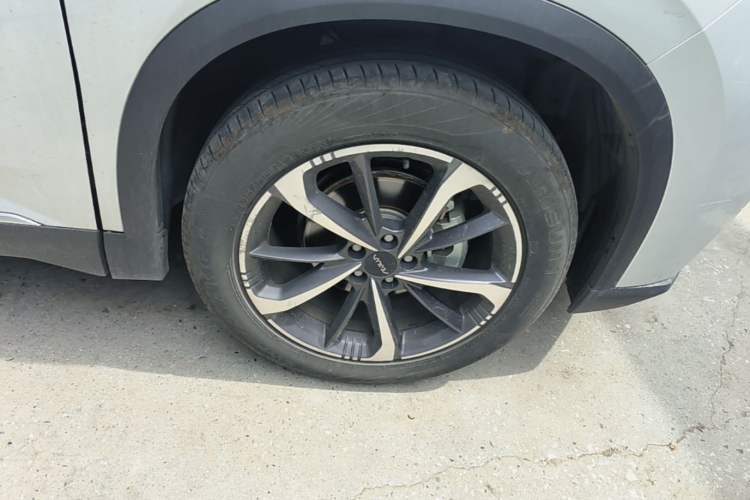 Used Dongfeng Aeolus Mage 2023 1.5T Luxury Edition Right Rear Wheel Hub