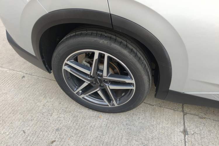 Used Dongfeng Aeolus Mage 2023 DH-i 1.5T Prestige Edition Right Rear Wheel Hub