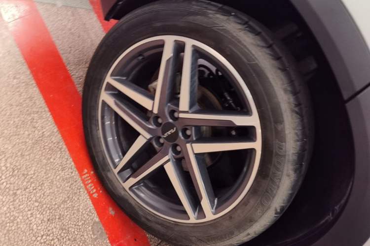 Used Dongfeng Aeolus Mage 2023 DH-i 1.5T Prestige Edition Right Rear Wheel Hub