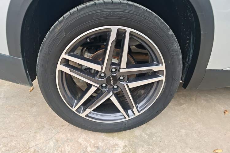 Used Dongfeng Aeolus Mage 2023 DH-i 1.5T Prestige Edition Right Rear Wheel Hub