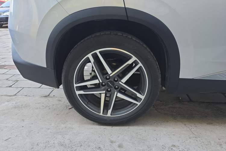 Used Dongfeng Aeolus Mage 2023 DH-i 1.5T Prestige Edition Right Rear Wheel Hub