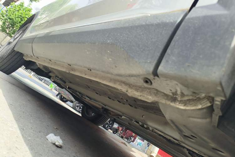Used Dongfeng Aeolus Mage 2023 1.5T Luxury Edition Right Side Sill