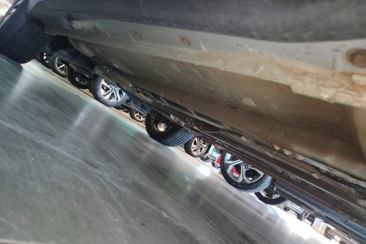 Used Dongfeng Aeolus Mage 2023 DH-i 1.5T Prestige Edition Right Side Sill