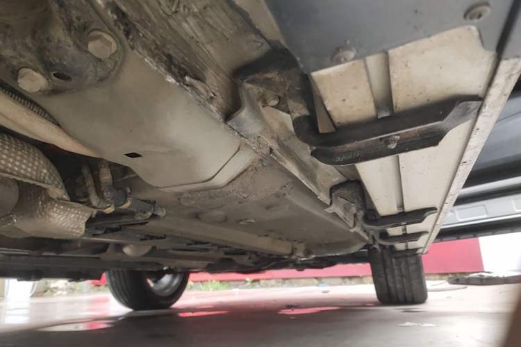 Used Dongfeng Aeolus Mage 2023 DH-i 1.5T Prestige Edition Right Side Sill